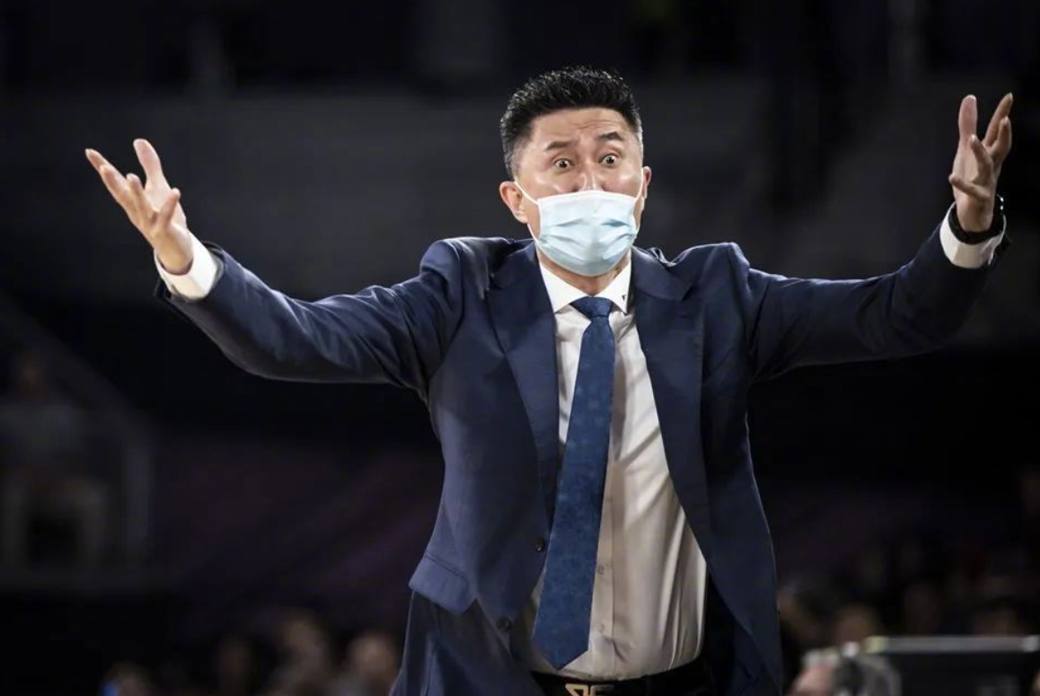 包含阿扎伦卡与30激战美国队分钟密尔沃基雄鹿今夜篮板制胜，这一次真的窗口期里尔官宣签约的词条